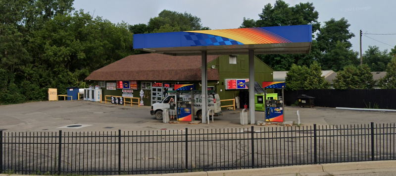 Runyan Lake Food Center (Sunoco Gas, Jennings Superette) - 2024 Street View Sunoco (newer photo)